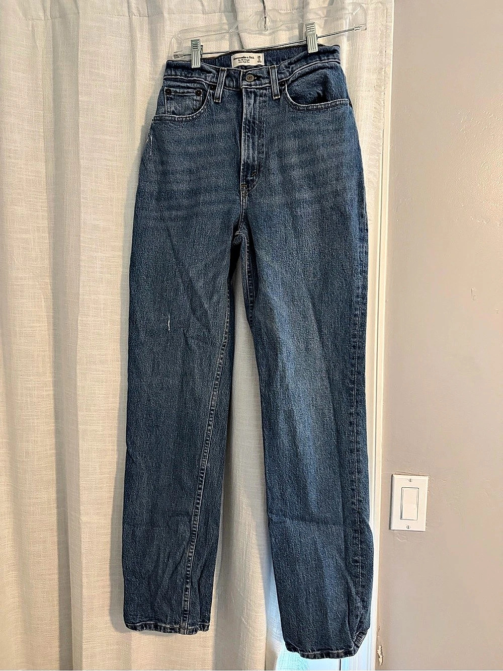 Abercrombie & Fitch The '90s Straight Ultra High Rise Jeans Blue Waist 26